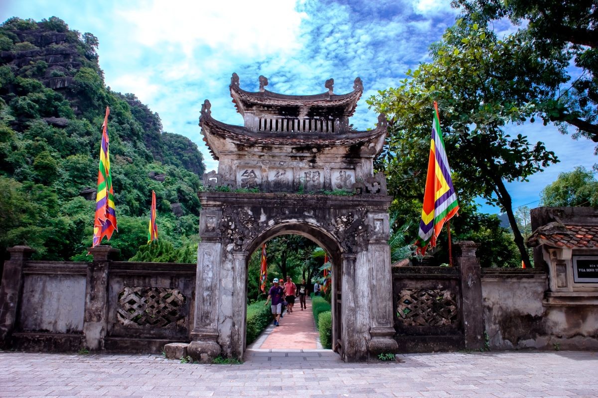 1-Day Trang An and Hoa Lu Trip