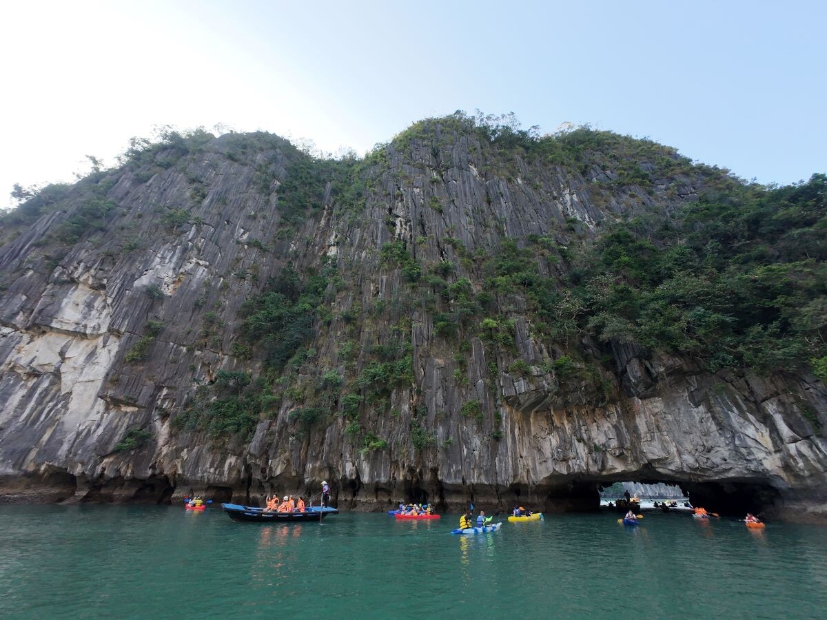 Halong Sunrise Cycling and Bay Cruising Tour