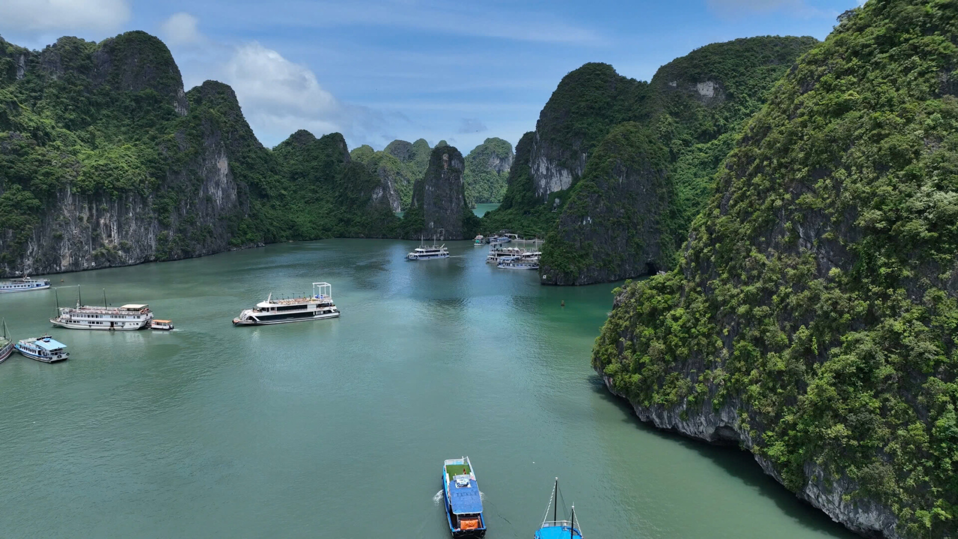 Classic Halong Bay Highlights Tour from Halong Cruise Port