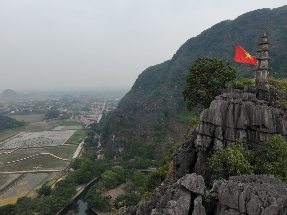 Trang An Mua Cave Hoa Lu Tour for Halong Cruise Passengers