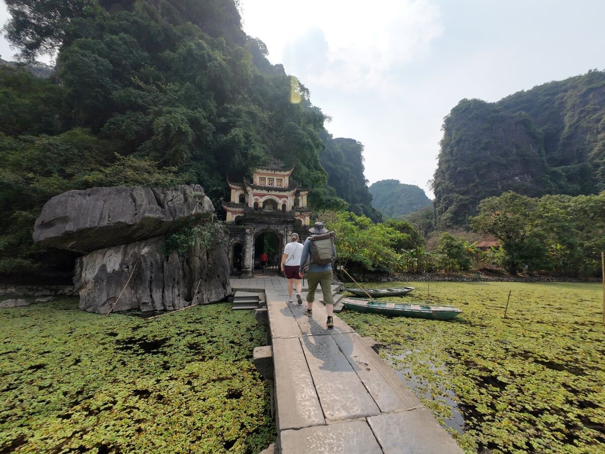 Van Long Tam Coc Bich Dong Tour (01)