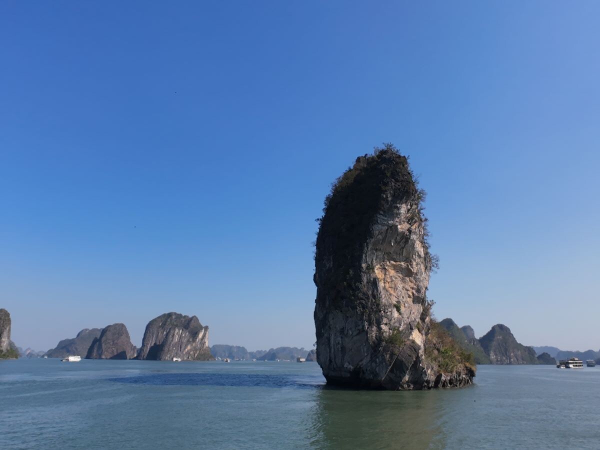 Amazing Halong Bay Overnight Cruise | Budget-Friendly & Scenic Escape