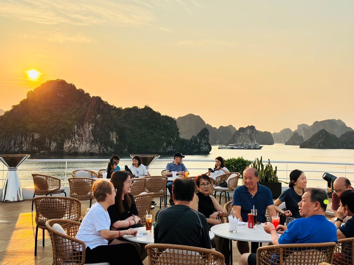 Halong Bay Ultra Luxury Experience (03)
